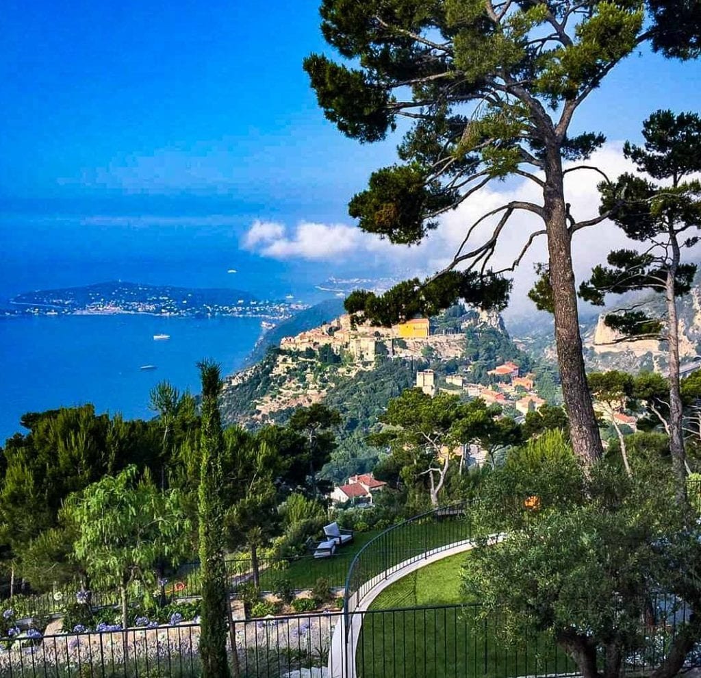 Eze Village, village médiéval en bord de mer, entre Nice et Monaco. Premier voyage après le burn-out.