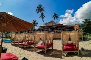 Grands lits a baldaquin de plage a Lamai Beach, La Bohemia