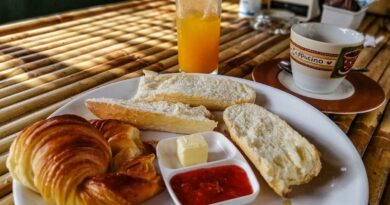 Petit déjeuner français a la Boulangerie-Pâtisserie de Samui