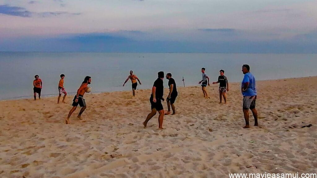 Beach Rugby sur Lamai Beach a Koh Samui, devant la Bohemia Beach Lounge.