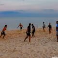 Beach Rugby sur Lamai Beach a Koh Samui, devant la Bohemia Beach Lounge.