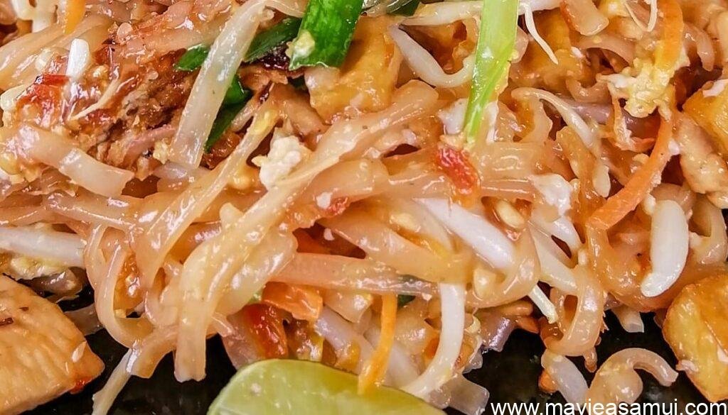 Pad Thai au Poulet chez Mam Thai Restaurant a Lamai (Koh Samui)