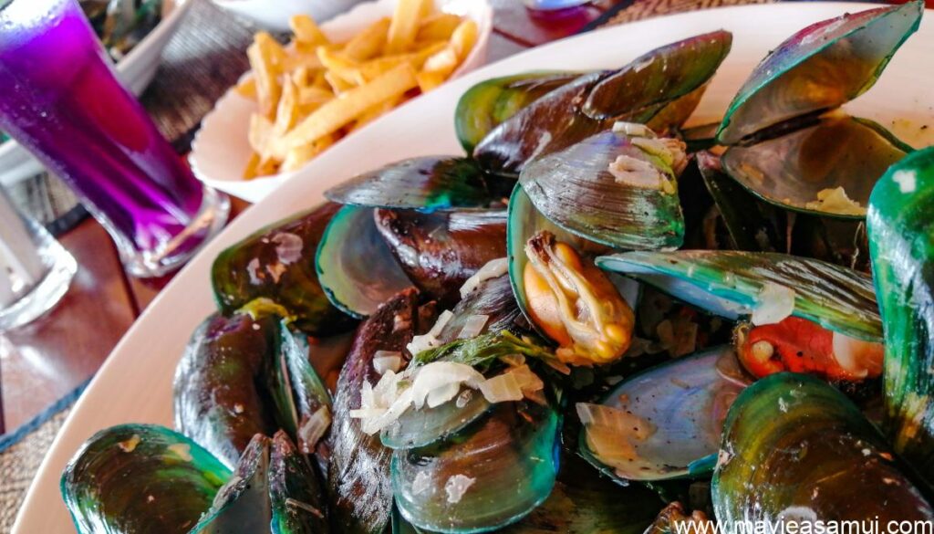 Moules Frites avec des frites fraiches belges au restaurant le New French Kiss a Koh Samui