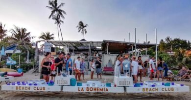 Le Plus grand Bar Flottant de Thailande a La Bohemia Beach Lounge, Koh Samui