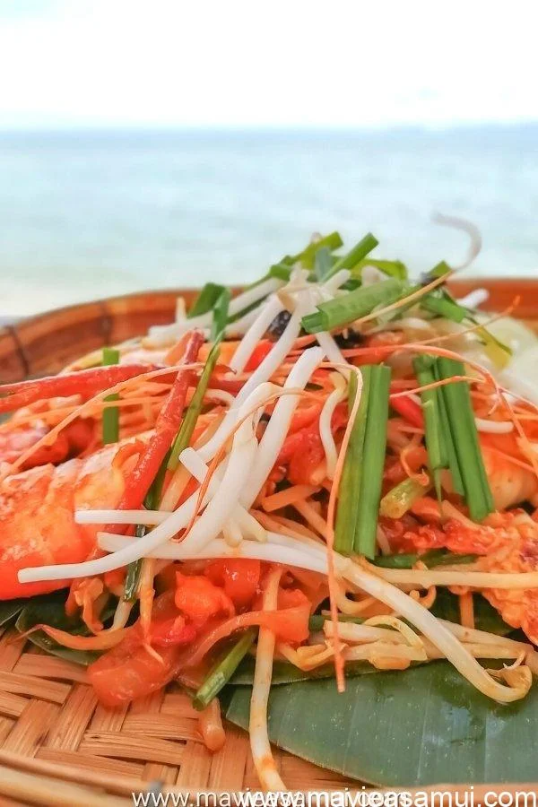 Pad Thai seafood au Café de Cool nomme également The Vibe et aussi Relax Samui dans le nord de l’île de Koh Samui a Ban Tai.
