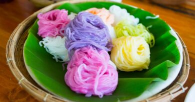 Vermicelles, nouilles de pâtes thaies en couleurs par Ma Vie A Samui.