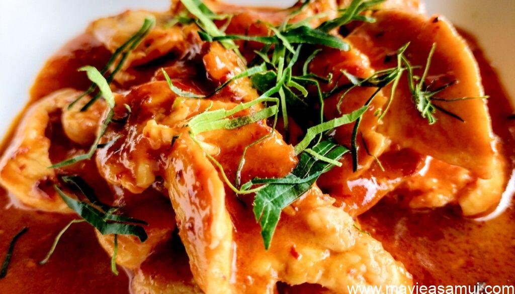 Curry Panang : voici la recette thaïe en français du Curry Panang au Poulet par la célèbre cuisinière Marion Grasby de Marion's Kitchen.