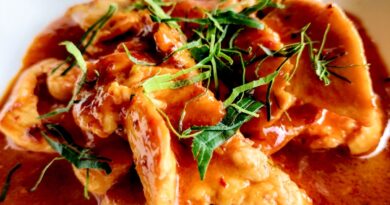 Curry Panang : voici la recette thaïe en français du Curry Panang au Poulet par la célèbre cuisinière Marion Grasby de Marion's Kitchen.