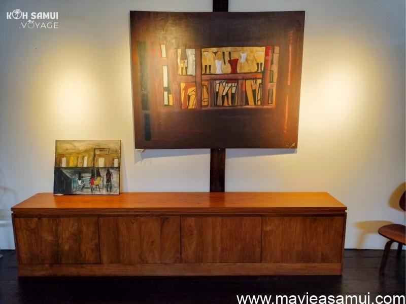 Les meubles contemporaions de la boutique Kankaew Verjus Design a Hua Thanon, Koh Samui, Thaïlande.