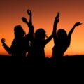 Les Dates des Full Moon Party 2024 sur l'île de Koh Phangan en Thaïlande du Sud.