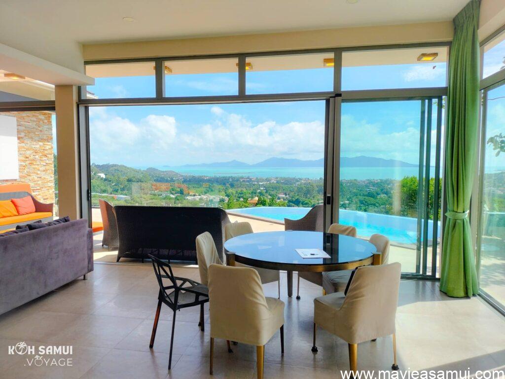 Salle à manger vue mer